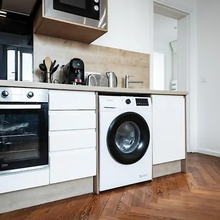 T2 Completely Renovated - Downtown