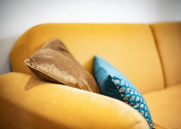 T2 Completely Renovated - Downtown *