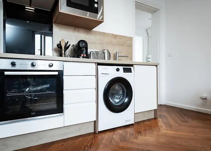 T2 Completely Renovated - Downtown