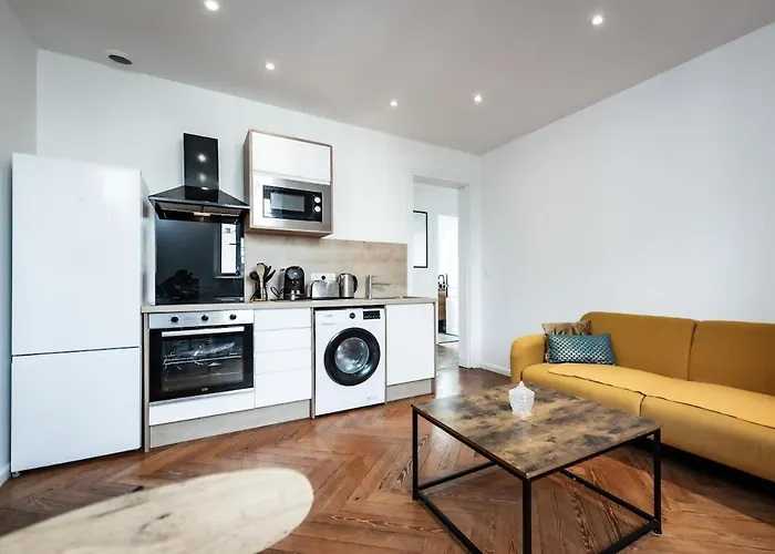 T2 Completely Renovated - Downtown *